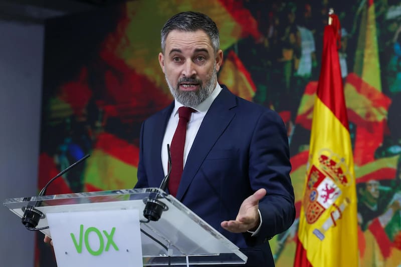 La postura de Vox condiciona la investidura en Extremadura tras anunciar que no respaldará al PP en la primera votación.