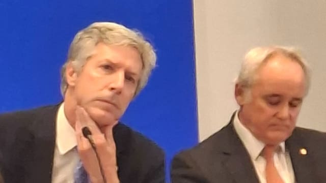 BCRA no bajará encajes: qué hacen otros bancos centrales de la región
