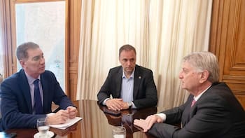 Santilli y Adorni recibieron a Zillioto: rechazó la reforma laboral y fue con agenda propia