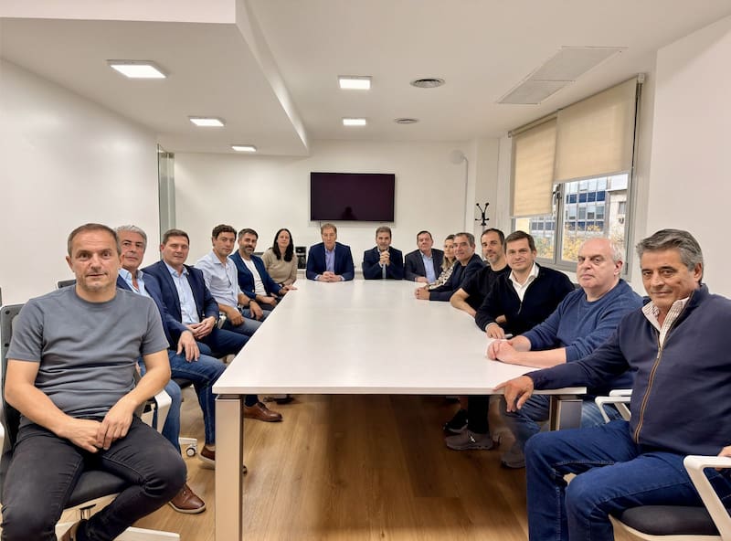 Santilli y Ritondo en el encuentro con intendentes del PRO