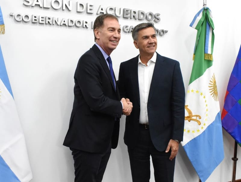Santilli junto a Zdero, uno de los gobernadores que quiere hacer crecer la industria forestal.