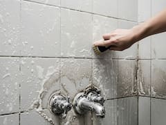 Ni vinagre ni bicarbonato: la forma más efectiva de quitar el sarro de los azulejos sin dañarlos