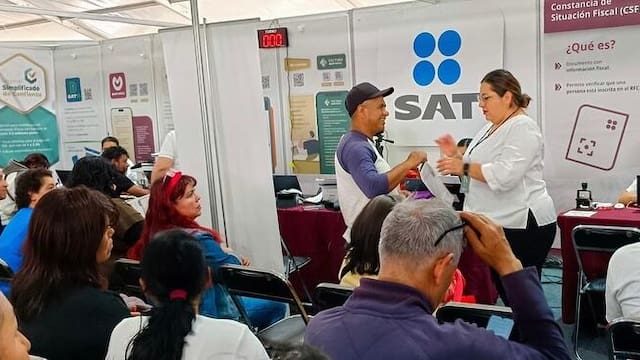 Con juristas y dispositivos especiales: el SAT recorrerá hogar por hogar para comprobar el cumplimiento de las obligaciones fiscales