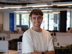 Su startup para combatir incendios forestales nació como proyecto escolar, ahora es global y la financia Bezos