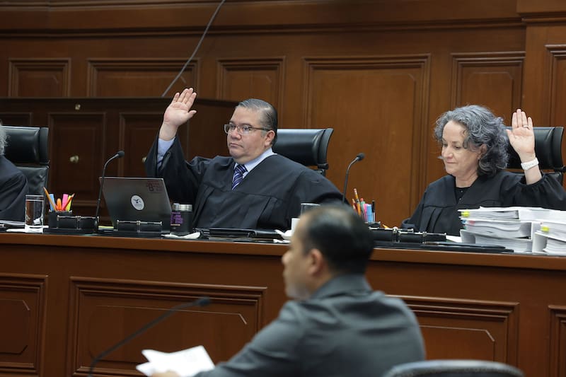 La Corte precisó que esta medida no priva a las personas de la titularidad de sus bienes ni extingue sus derechos de propiedad.