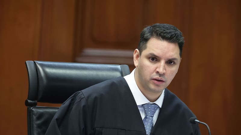 Arístides Rodrigo Guerrero García cuenta con una amplia trayectoria en el ámbito jurídico y una sólida reputación en la defensa de los derechos humanos.
