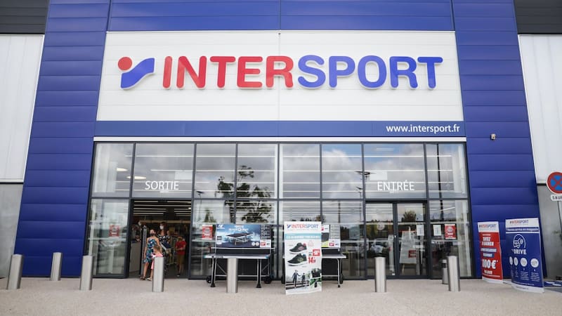 Se aleja una de las tiendas deportivas más reconocidas del país: cerró 120 tiendas. Foto: Creative Commons