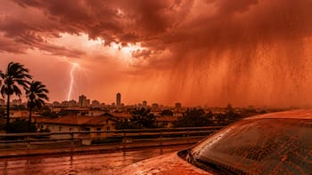 Se aproxima una “lluvia de sangre”: 24 horas de tormentas con granizo, fuertes lluvias y ráfagas de viento podrían teñir el cielo de rojo