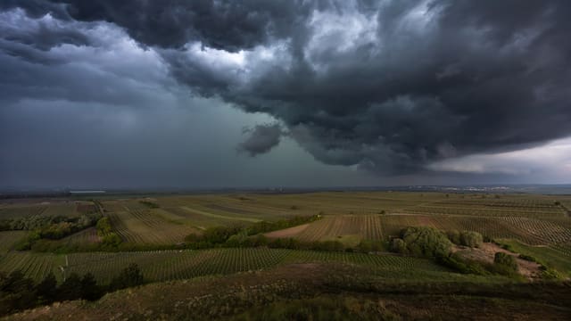 Llega un diluvio sin precedentes este viernes 28: Galicia acumula más de 24 litros y rachas de 88 km/h