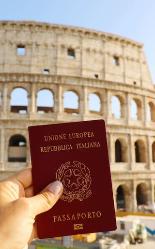 Se confirmó lo peor: Italia bloqueará los pasaportes europeos a quienes desciendan de estas personas