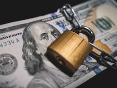 Se despide el dólar: esta es la moneda en la que se vuelcan todos tras las restricciones al uso de los billetes en estos países