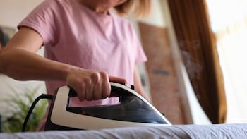 Se despide la plancha para la ropa: este nuevo producto de Lidl deja las camisas y blusas sin arrugas