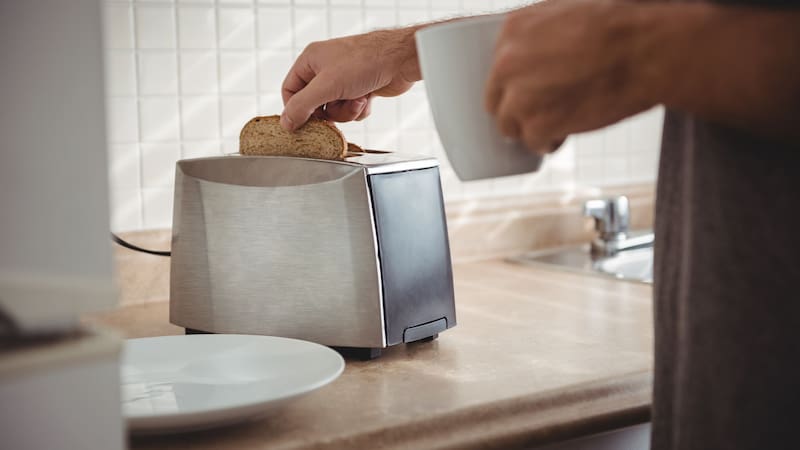 Se despiden las tostadoras: este nuevo electrodoméstico de Lidl cuenta con 6 niveles de tostado y función de descongelación. (Fuente: Freepik / Wavebreakmedia)