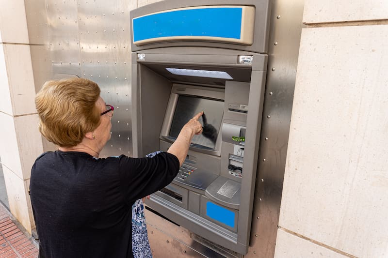 Se retrasan los pagos a jubilados: ¿cuándo volverán a cobrar los depósitos los beneficiarios de la Pensión Bienestar? (Foto: Archivo)