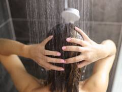 ¿Cada cuánto tiempo hay que darse una ducha? Esto dijo un médico que redujo sus baños durante 5 años