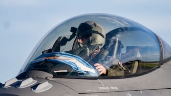 Programa F-16: el Gobierno acelera la llegada de los 24 cazas y ya tiene fecha para el próximo lote