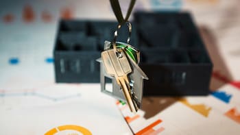 ¿Por qué tu seguro de auto y gastos médicos subió tanto? La millonaria razón detrás del alza en México