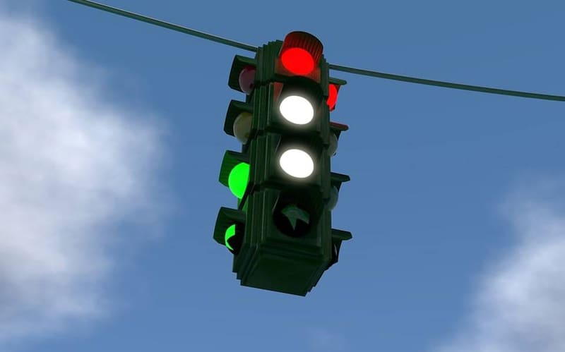 El fin de los semáforos tradicionales: en Bahía Blanca prueban un sistema con IA que usa la “regla de los 7 autos” para ordenar el tránsito. Fuente: Pixabay