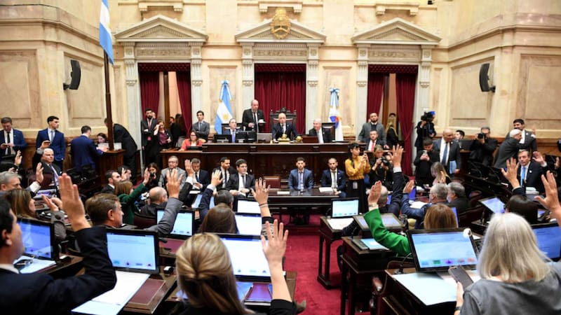 Con 37 votos afirmativos y 33 votos negativos quedó aprobado en general el proyecto de ley sobre la Inviolabilidad de la Propiedad Privada en el Senado. Foto: Prensa Senado.