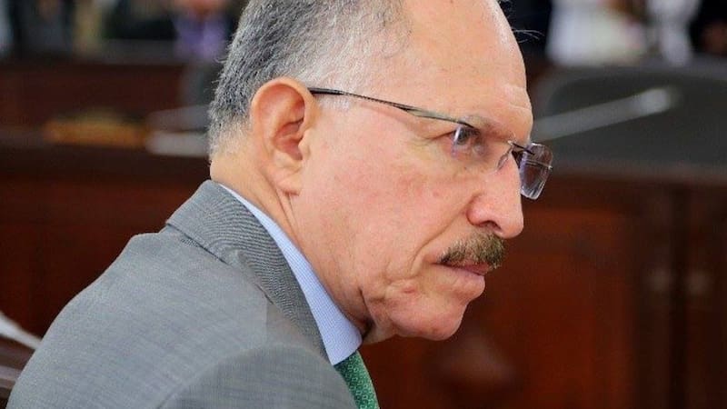 Atentado contra el senador Temístocles Ortega: la camioneta en la que viajaba recibió seis impactos de bala.