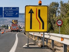 Qué significan las señales amarillas que aparecen en las carreteras españolas y por qué prevalecen sobre otras señales