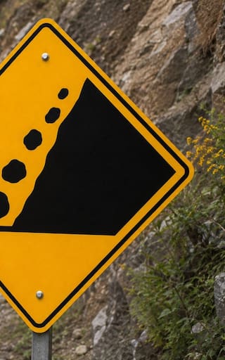 Qué significa la señal de tránsito amarilla con piedras cayendo y por qué es importante