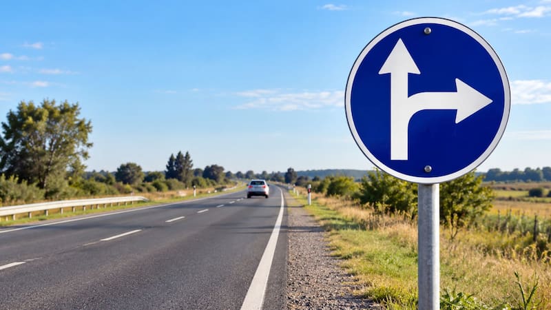 Señal de tránsito en la ruta.