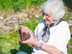 La mejor noticia para pensionados | El gobierno devuelve miles de millones de pesos a cuentas bancarias y hay adultos mayores que ya tienen su dinero