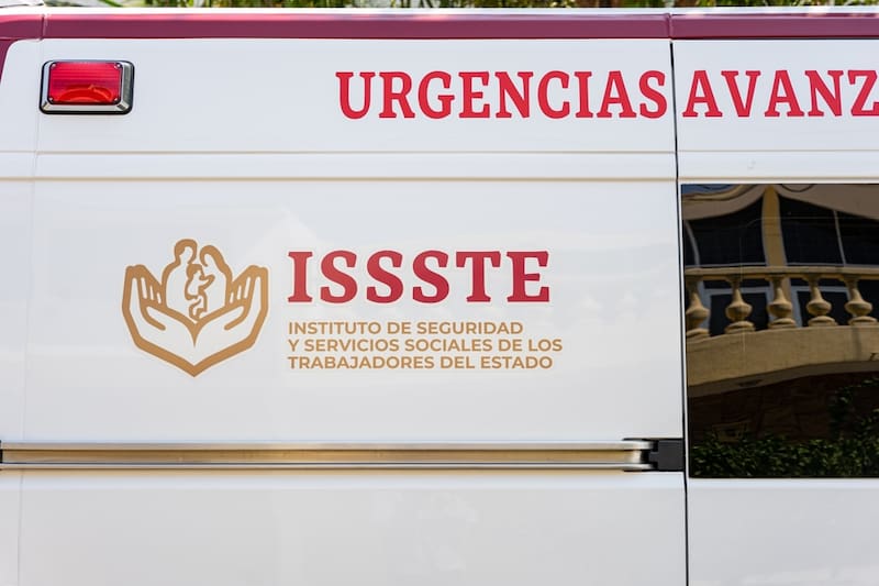 El ISSSTE ofrece licencia y subsidio por cuidados médicos oncológicos: quiénes pueden acceder y cuánto dura.