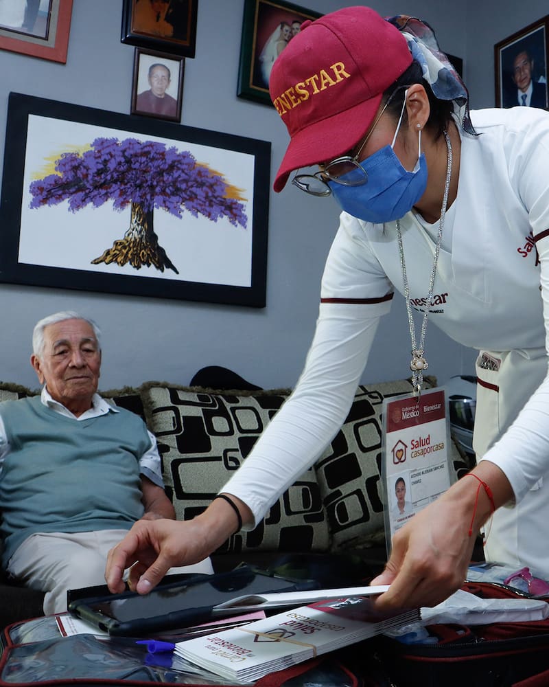 Adultos Mayores y Personas con Discapacidad