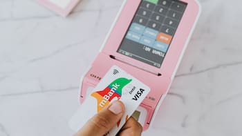 Visa y el Grupo del Banco Mundial buscan ampliar los pagos digitales y la inclusión financiera en mercados emergentes