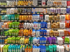 Ordenan retirar en todos los supermercados del país este popular shampoo por contaminación de una bacteria peligrosa