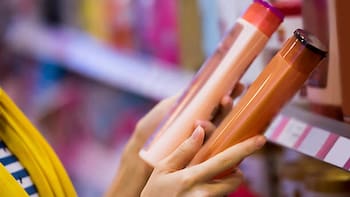 Ordenan retirar de todos los supermercados del país este popular shampoo por contaminación microbiológica