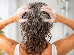 Olvídate del café y la henna: este champú barato de Walmart tapa las canas y da resultados como un tinte profesional