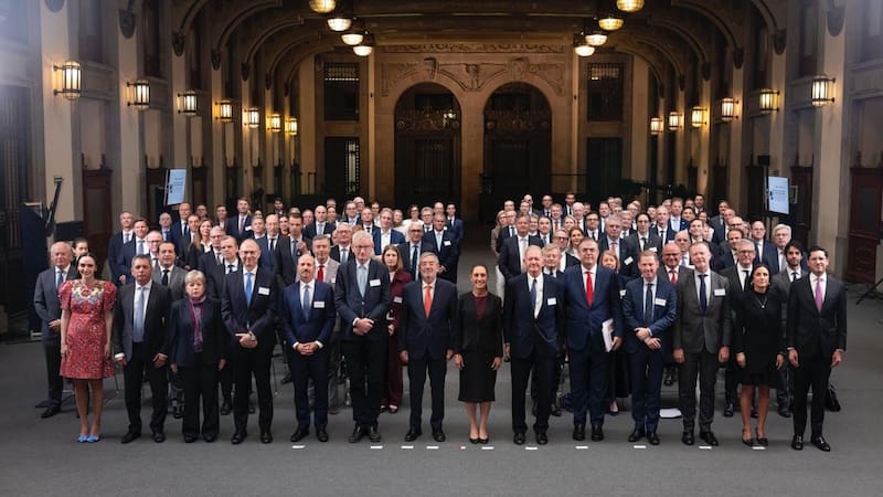 La presidenta Claudia Sheinbaum recibió a una delegación de 100 empresarios nórdicos en Palacio Nacional.