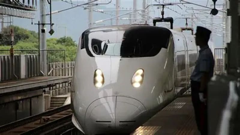 Inauguran un tren bala “Supreme Class” que tendrá cabinas privadas tipo avión y servicios de lujo: se convertirá en la más cara del mercado.