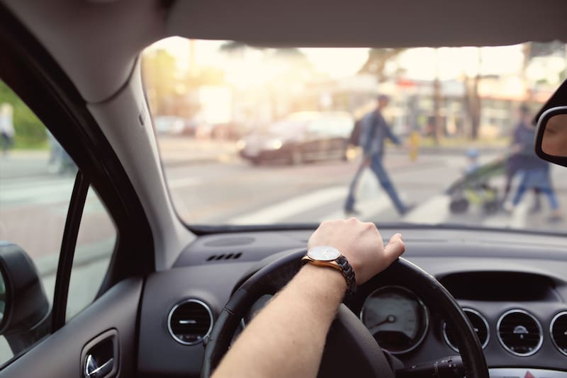 Si bien los peatones tienen prioridad frente a automovilistas, motociclistas y ciclistas, aún así deben respetar diversas normas de seguridad vial. (Foto: Shutterstock)