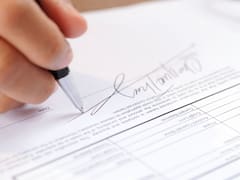 Si subrayas a la hora de firmar, te contamos qué significa sobre tu personalidad