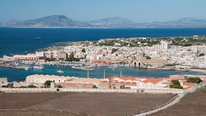 el centro habitado de favignana del alto