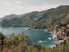 Buscan voluntarios para vivir gratis en un rincón del Mediterráneo italiano: ofrecen alojamiento gratuito y solo 4 horas de trabajo al día