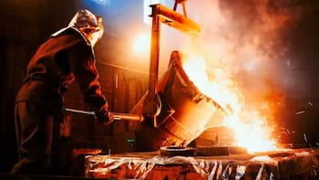 Un índice privado anticipa caída de la actividad en febrero tras el rebote de enero: ¿qué es la “suma cero sectorial”?