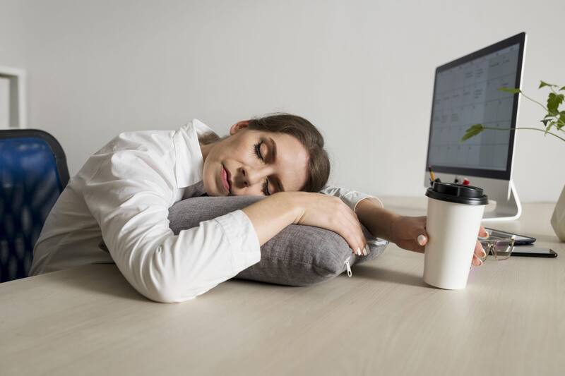 La costumbre de tomar una siesta al medio día puede tener un impacto positivo significativo en la salud cerebral.