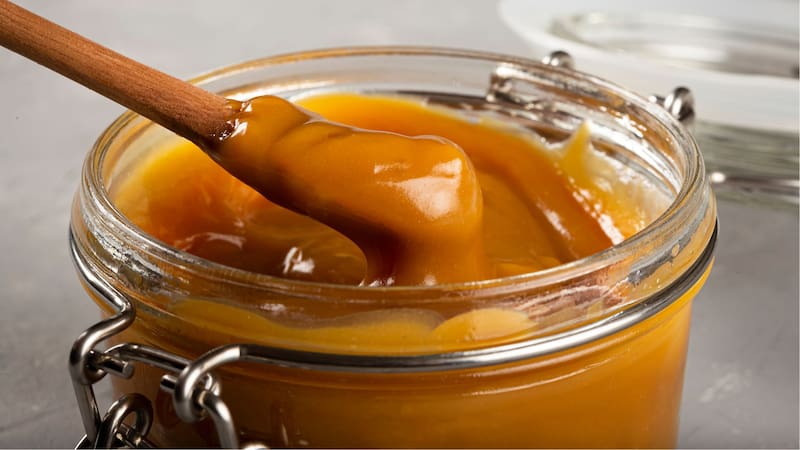 Dulce de leche casero, sin azúcar y en poco tiempo.