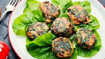 Receta de buñuelos de acelga saludables: una opción liviana y nutritiva, sin harina ni fritura