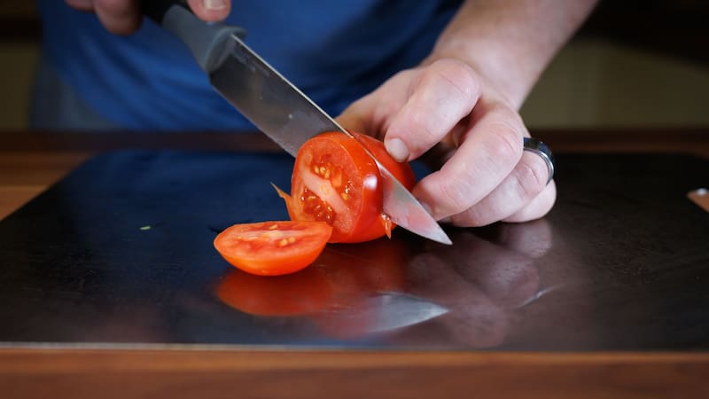 Sin piedra ni afilador: el truco casero para recuperar el filo de los cuchillos y cortar carnes y verduras sin esfuerzo
Fuente: Shutterstock
