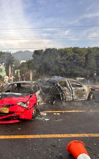 Dos muertos y 19 heridos tras choque de camión que desató incendio en peaje de Zipaquirá