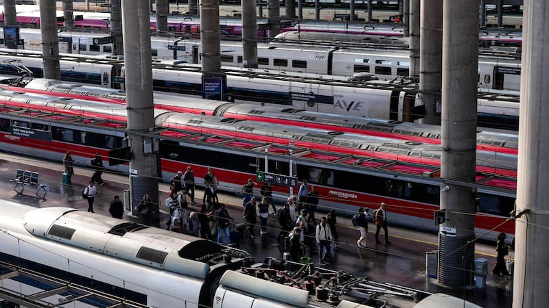 La circulación de trenes de alta velocidad entre Madrid y el Corredor Sur permanece suspendida tras el accidente.