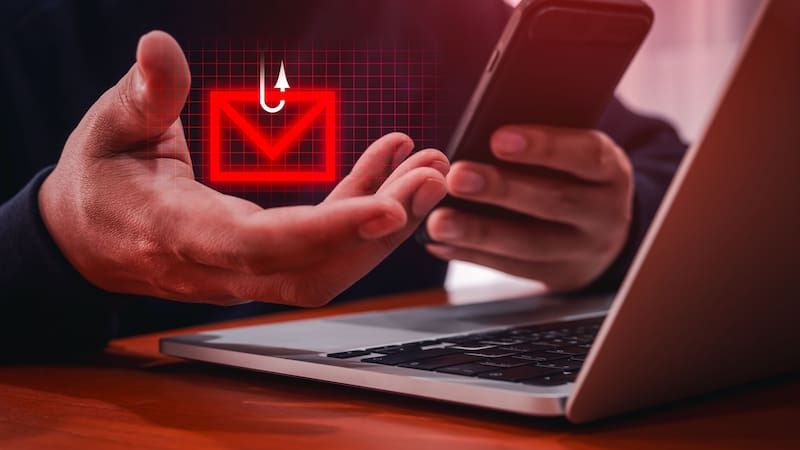 Estafa bancaria vinculada a compras en supermercados: cómo proteger tus ahorros. Imagen: Shutterstock.