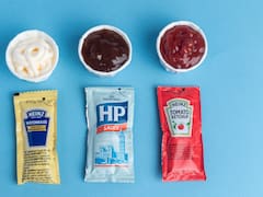 Se despiden los sobres de ketchup, mayonesa, sal y aceite para siempre: así será la prohibición que afectará todos los restaurantes