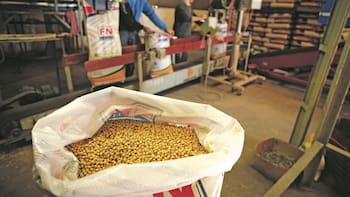 La economía uruguaya se contrae en el segundo trimestre y se suma a la caída interanual